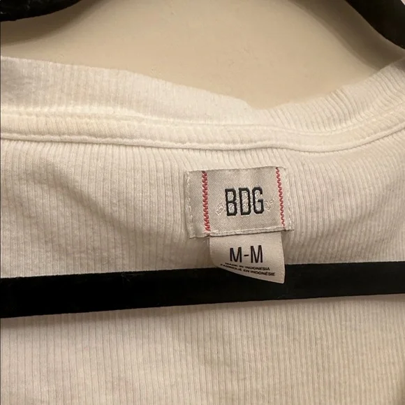 BDG 100% Cotton‎ White Ribbed Cropped Shirt M Basic Classic Three Button Front - Picture 2 of 3